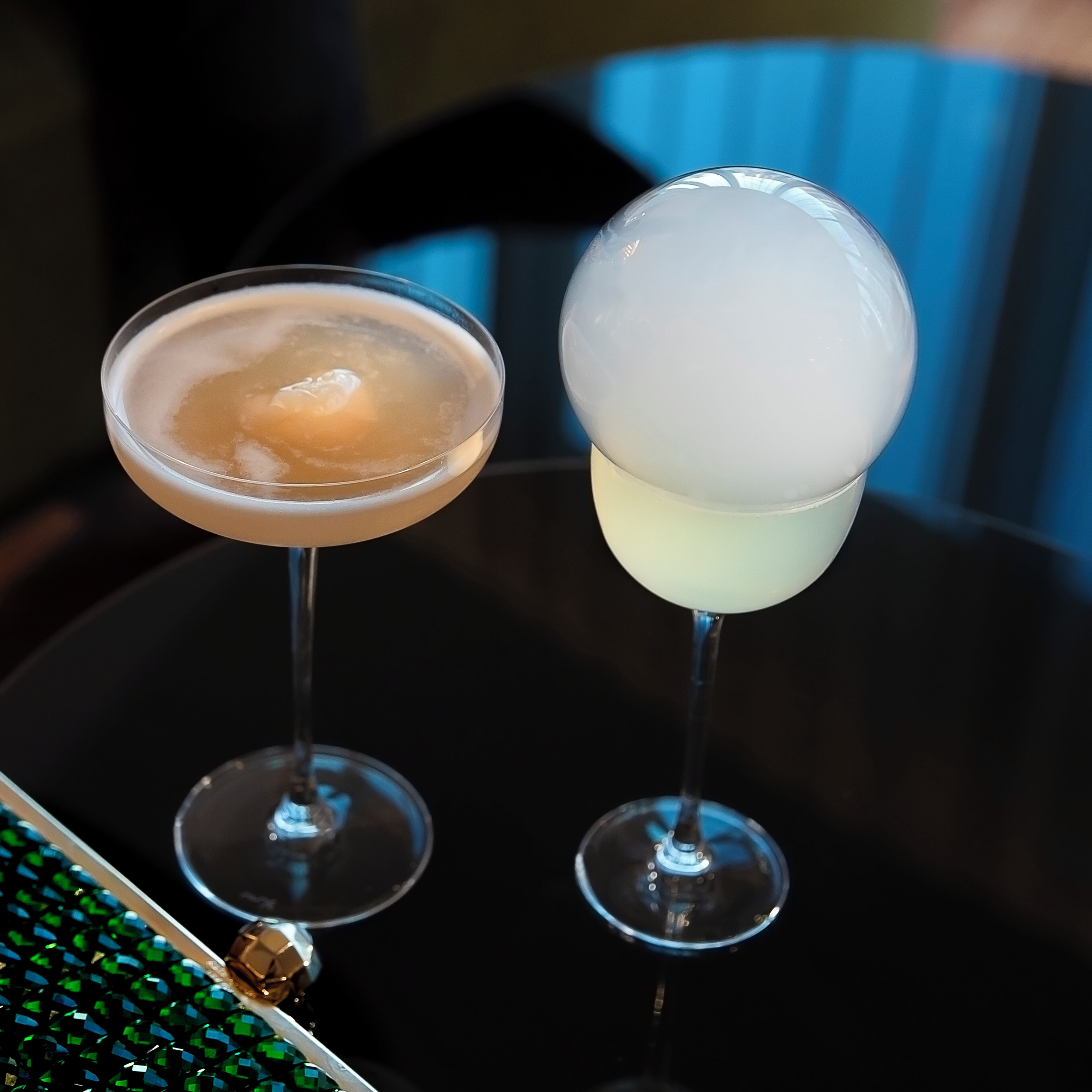 Bar (trong khuôn viên)