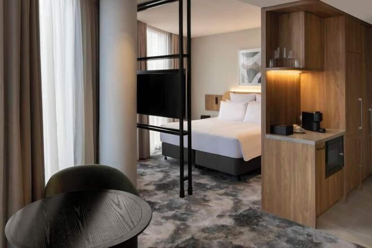 Premium bedding, minibar, in-room safe, individually furnished