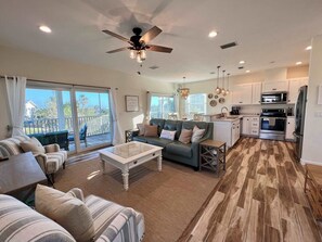 TV, books - Family Tides on LGI - Golf Cart Included (Placida)