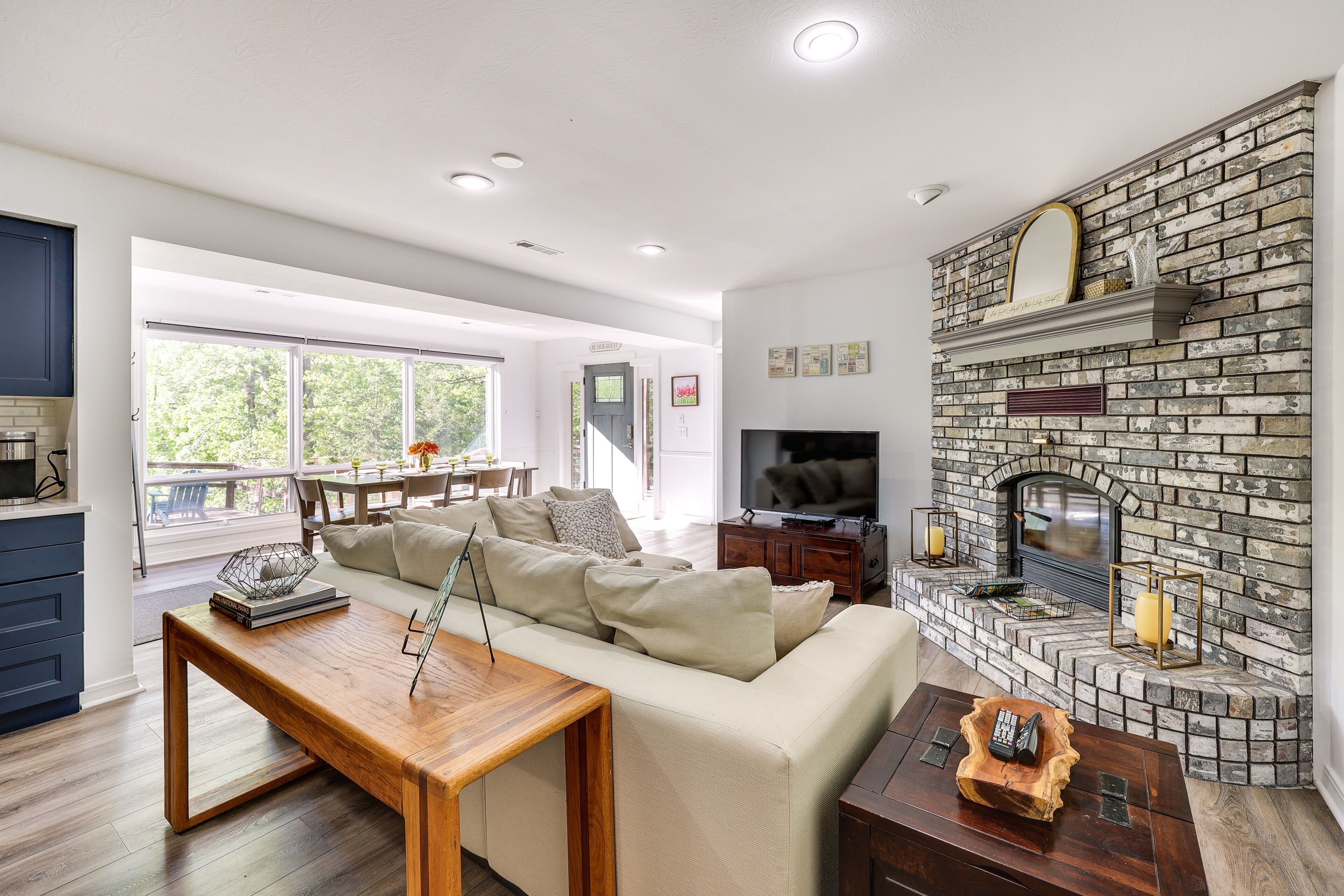 TV, fireplace, DVD player, books