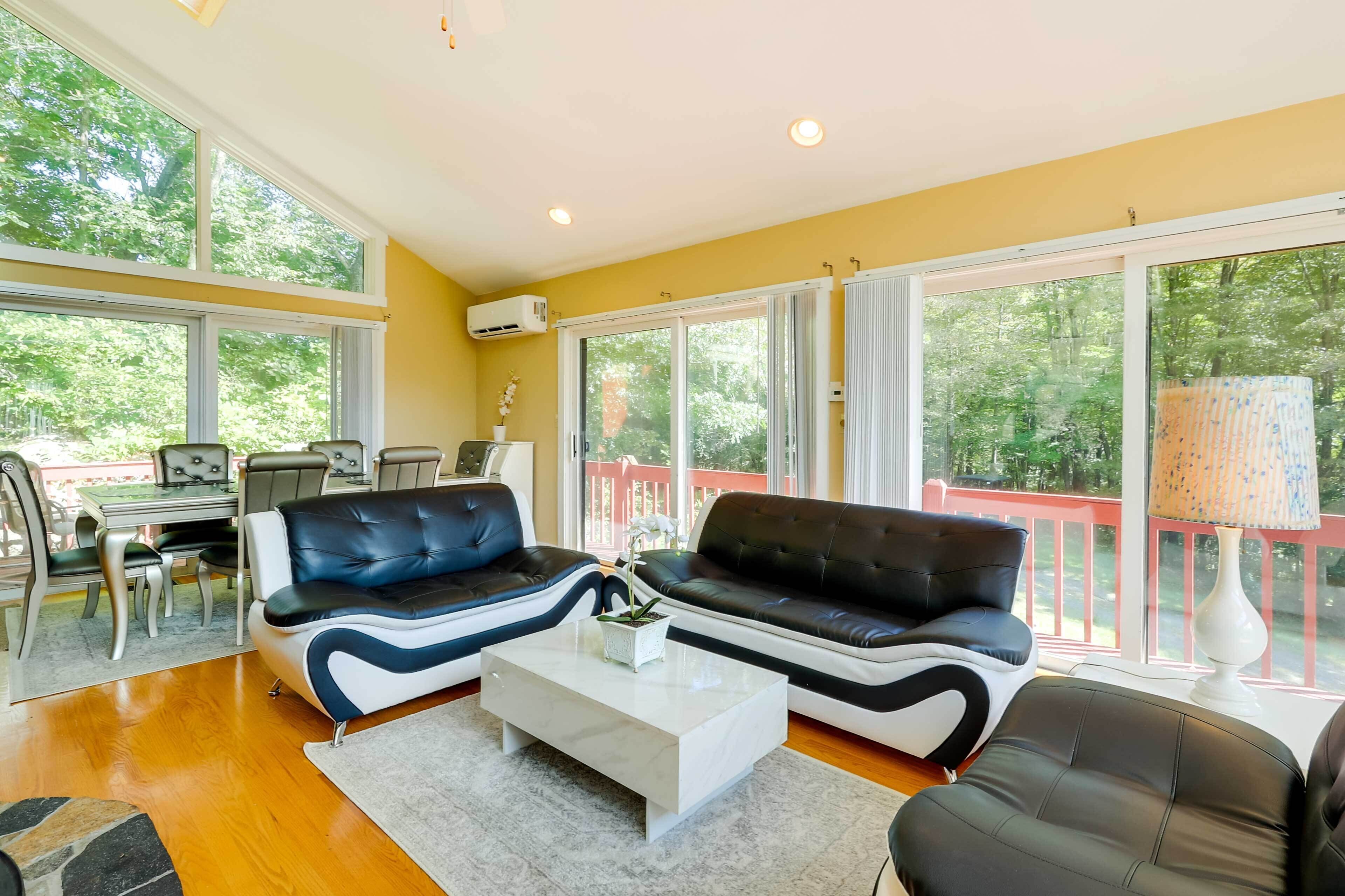 Spacious Woodbury Home w/ Pool + Hot Tub!