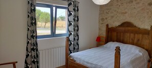 5 chambres, bureau, lit de bébé portatif, Wi-Fi