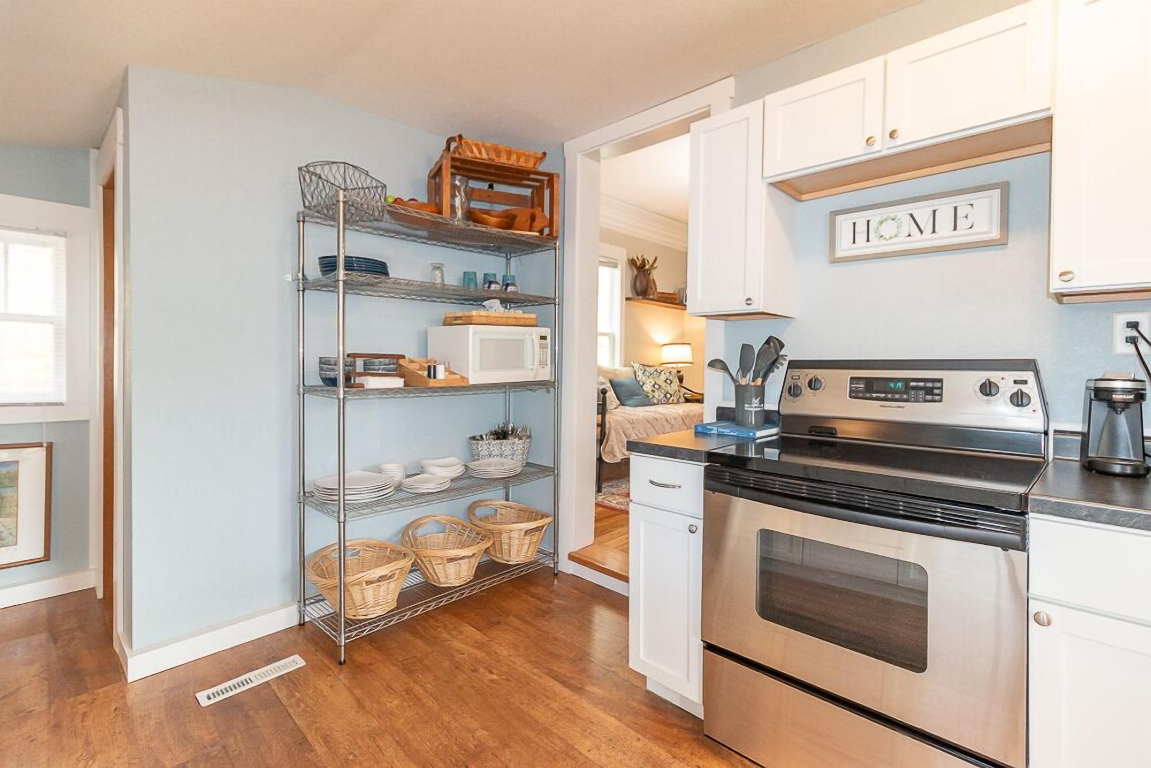 冰箱、微波炉、烤箱、炉灶