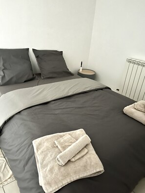 3 soverom, strykejern/-brett, reiseseng for barn og wi-fi (inkludert)