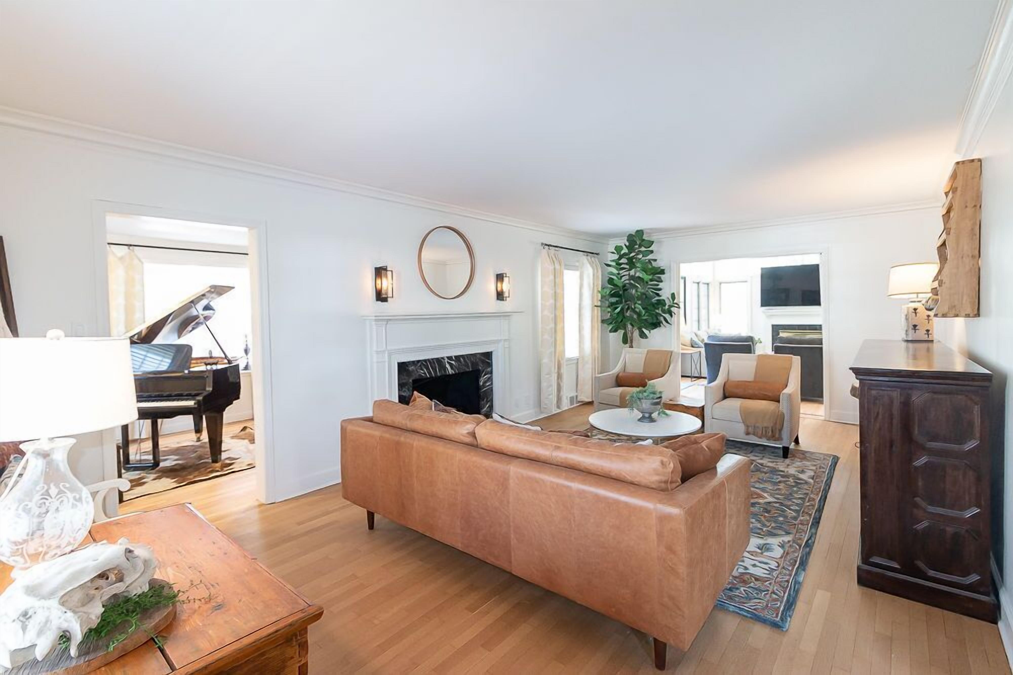 Spacious House w/ King Bed—Near Washburn & Capital