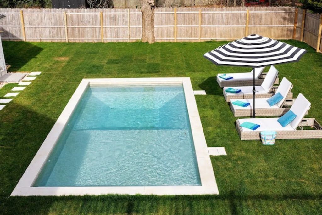 CASA GREENPORT - Walker's Paradise with pool