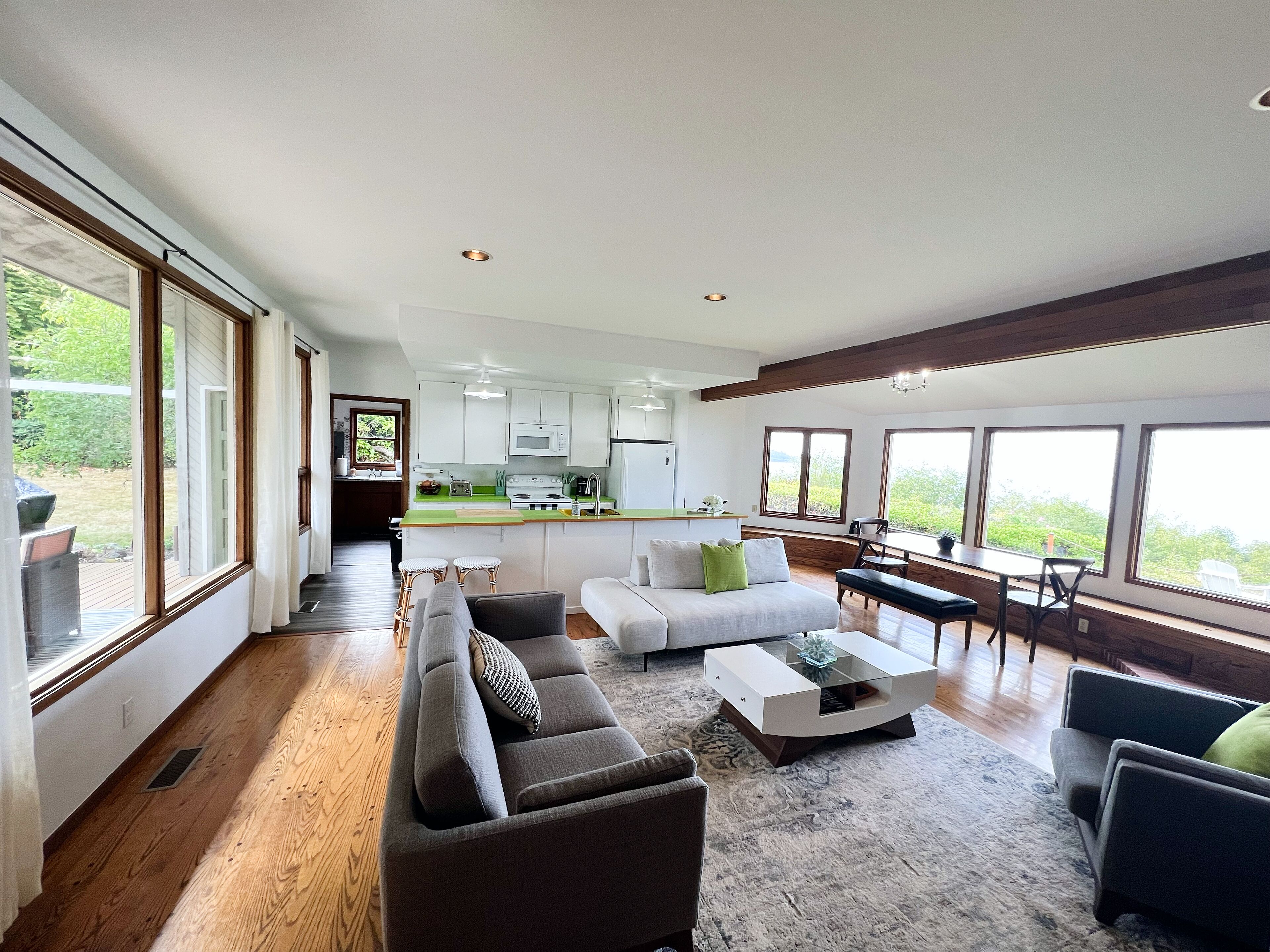 Dog-friendly oceanfront home, magnificent water views, minutes from beach!