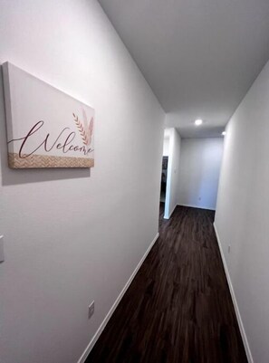 Interior - 2 Bed 2 Bath, Pet Friendly 4 minutes to food/shops (Bastrop)