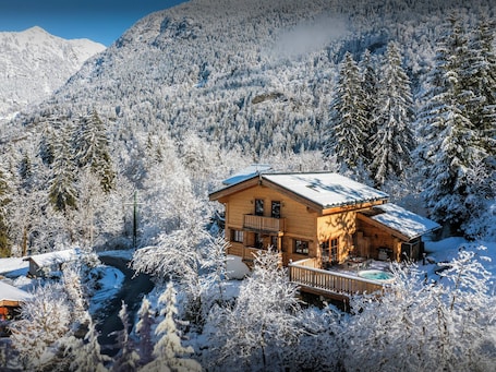 Exterior. Chalet Choquette - secluded family break for 7 with spa - OVO Network