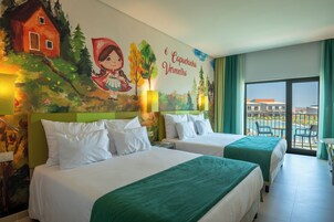 Premium Room (Family) | In-room safe, desk, free WiFi, bed sheets