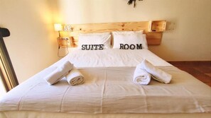 Quarto casal | Escrivaninha, ferros/tábuas de passar roupa, Wi-Fi de cortesia