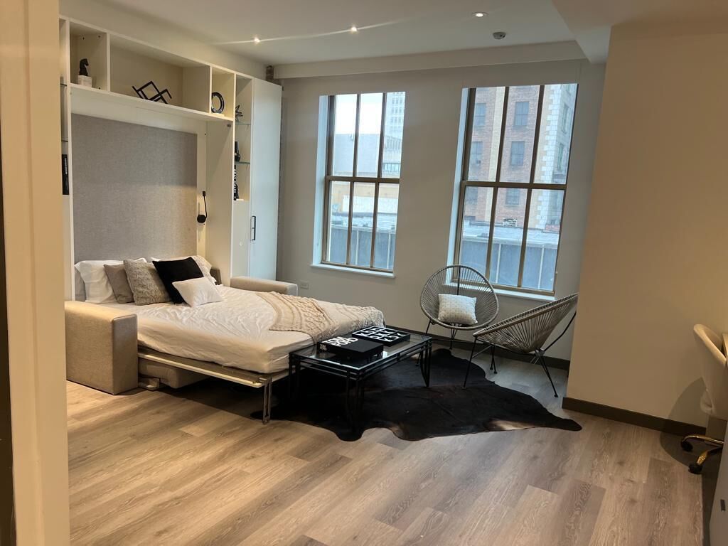 Modern Studio Unit Newark