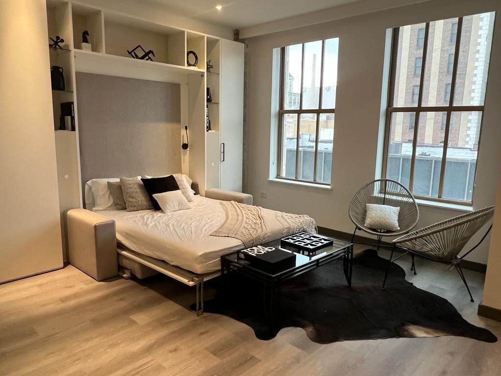 Modern Studio Unit Newark