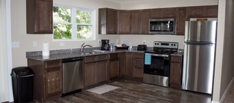 Blue Stone #1 1 mile from HWY 75. 15 minutes from the ARK Encounter