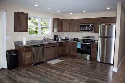 Blue Stone #1 1 mile from HWY 75. 15 minutes from the ARK Encounter