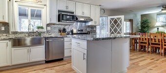 Pinetop-Lakeside Cabin, Walk to Woodland Lake Park