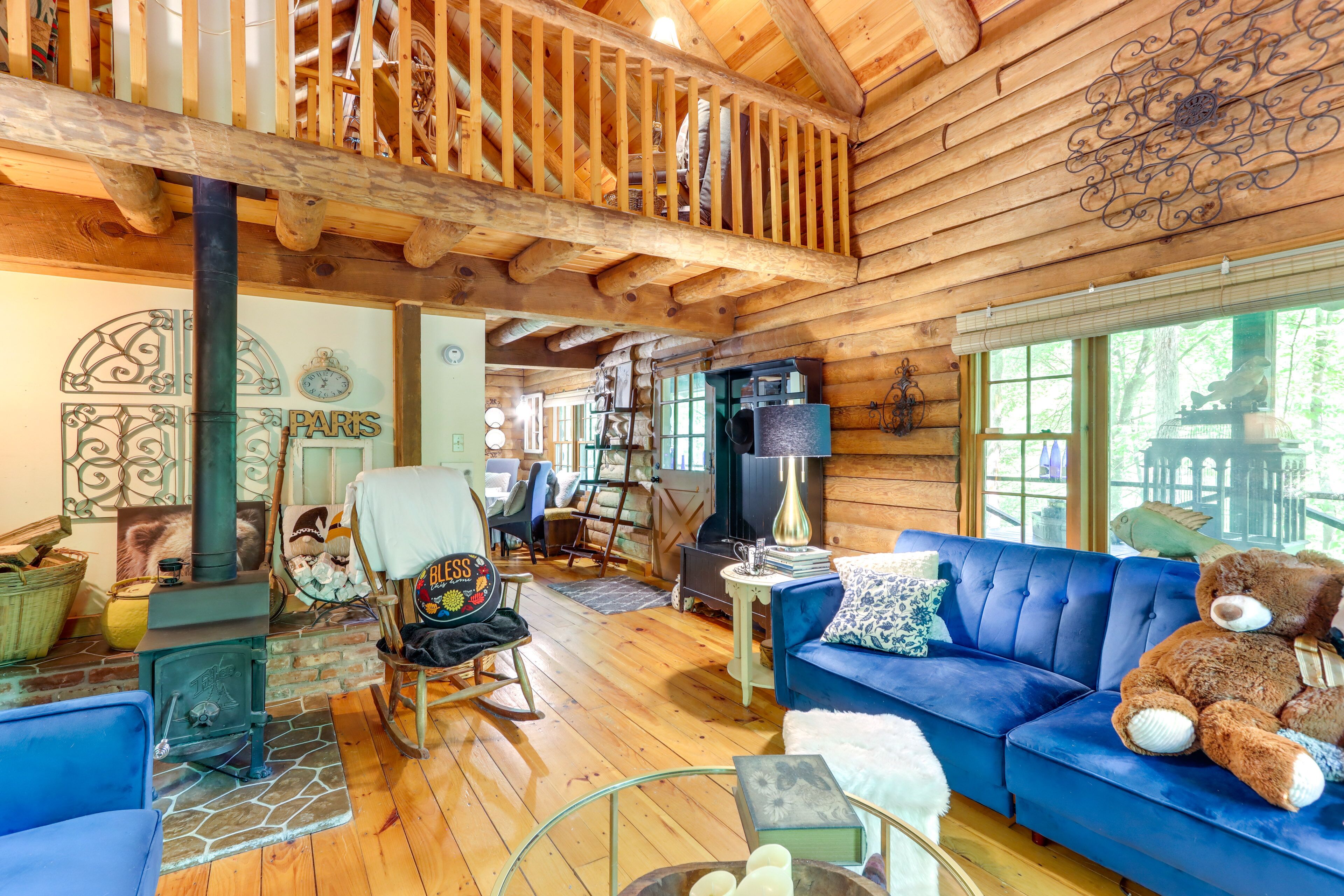 Romantic Ellijay Cabin w/ Grill & Fire Pit!