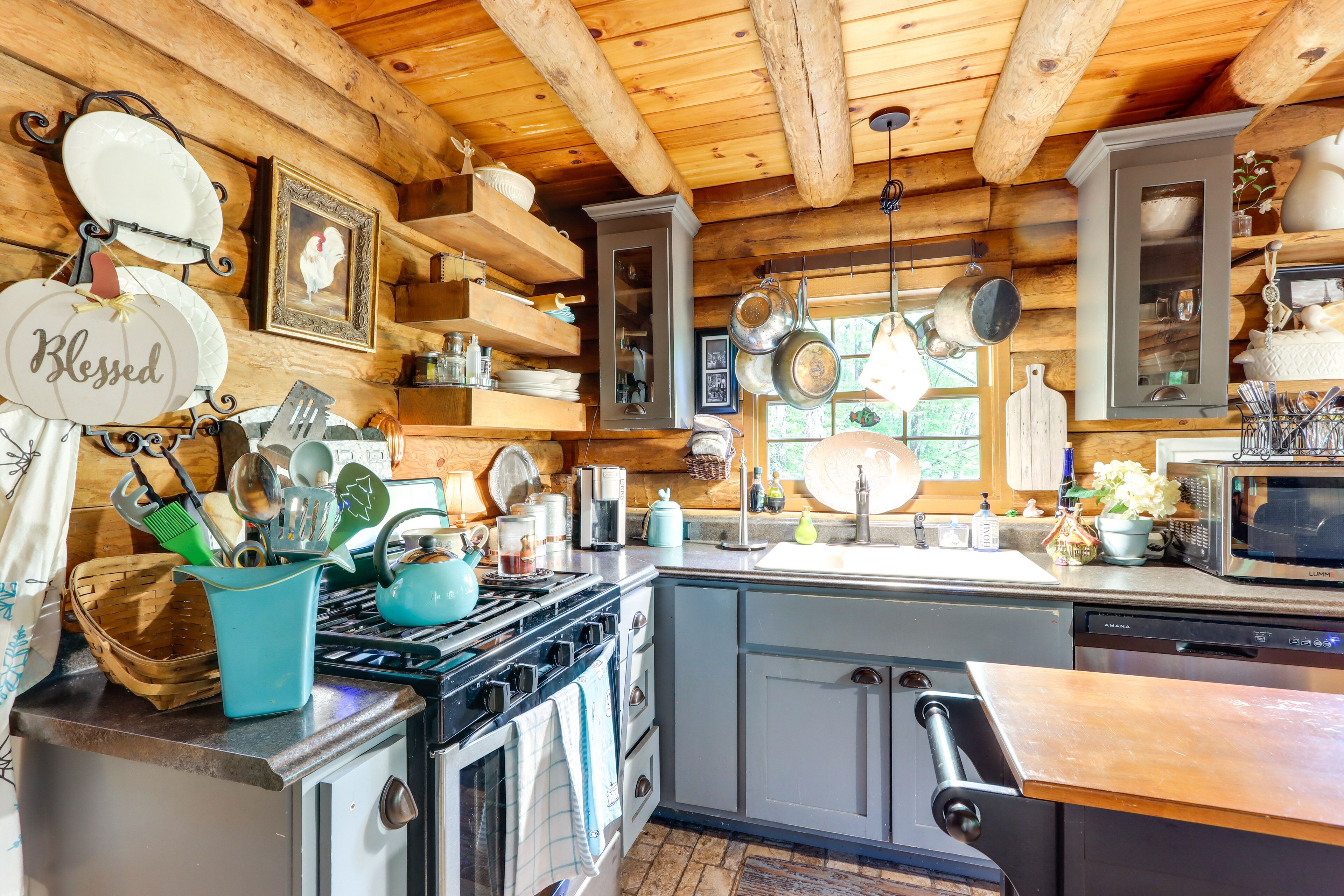 Romantic Ellijay Cabin w/ Grill & Fire Pit!