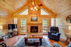 TV, fireplace, books - Bryson City Vacation Rental - Hot Tub & Lake Views (Bryson City)