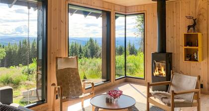 Stunning home in Ăžyer with sauna