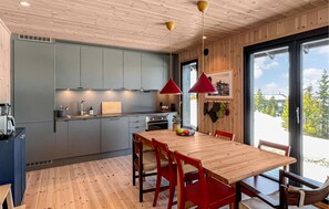 Køleskab, ovn, kogeplade, opvaskemaskine