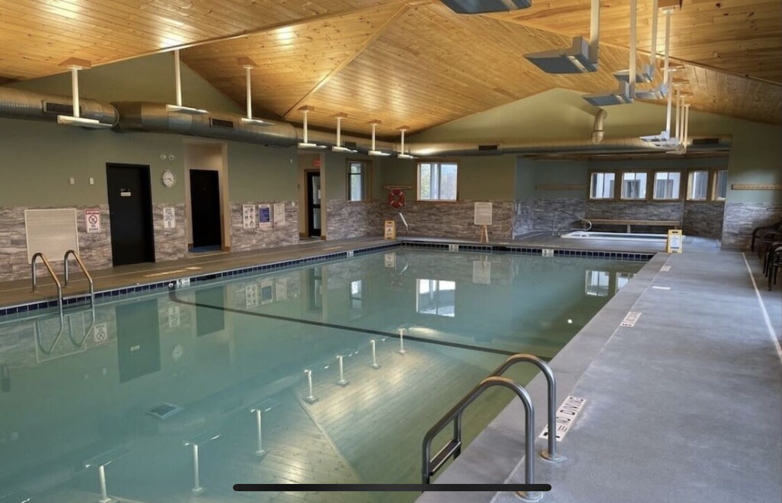 Ski house just steps from slopes with indoor pool, Windham, NY Vacation