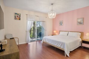 3 bedrooms, in-room safe, iron/ironing board, travel crib