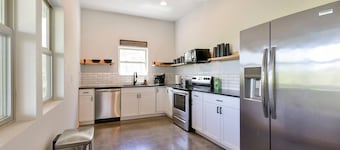 Lakefront Retreat w/Views, Fire Pit & 2 Acres