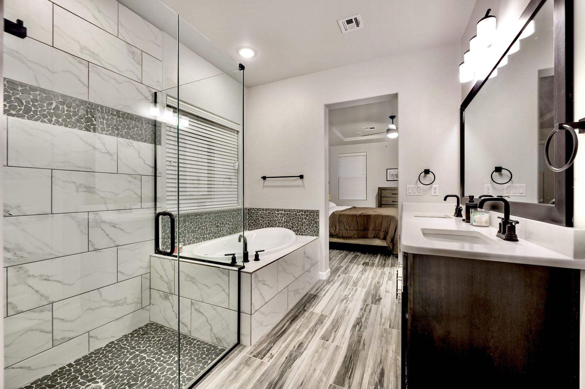 Modern Accessorized 3-Bedroom