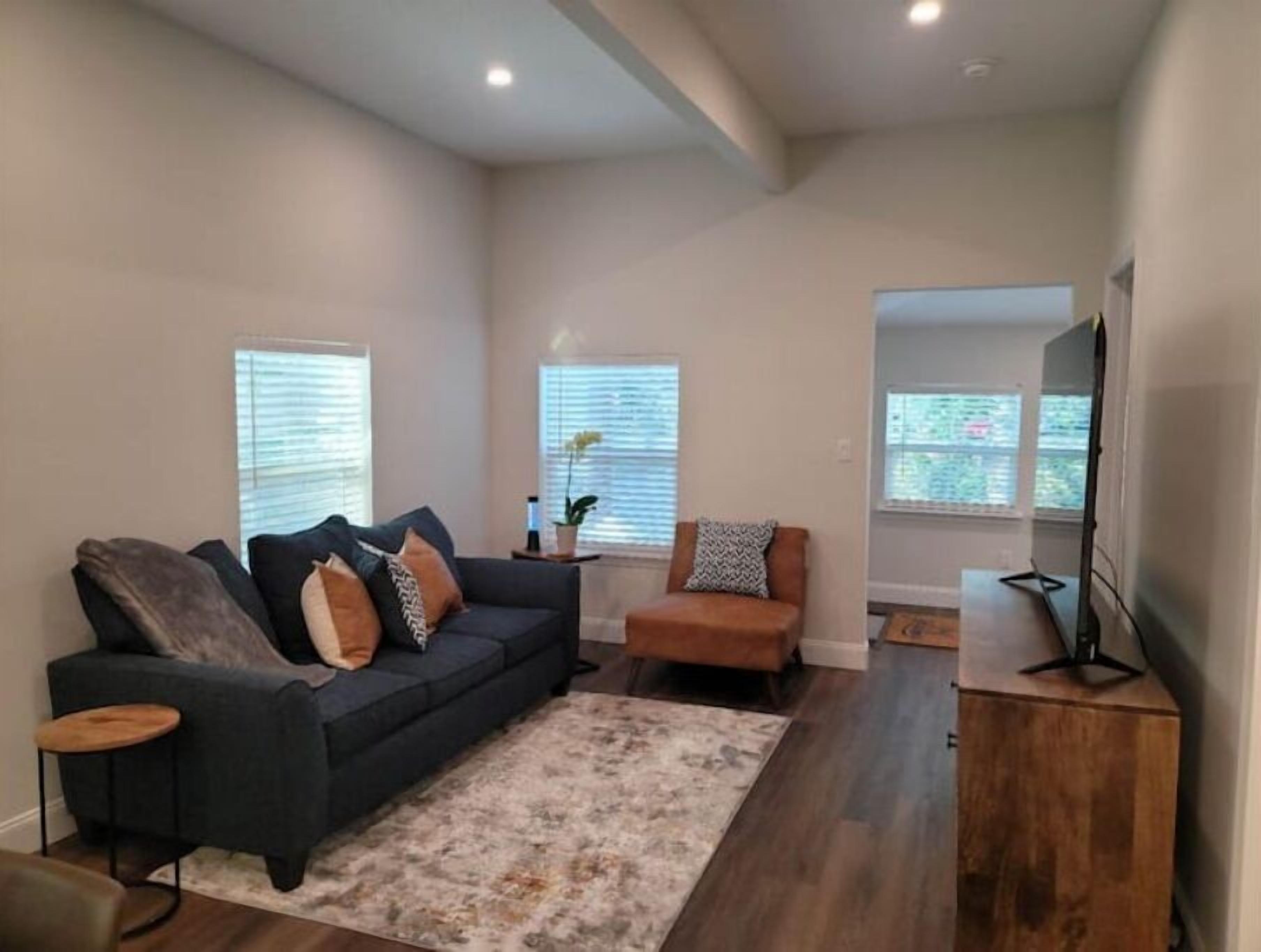 Modern Hist. Home w/ Tesla Charger in Prime Spot