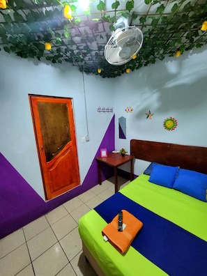 Basic Double Room | Premium bedding, individually decorated, individually furnished - LEYENDAS (León)