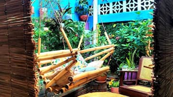 Televisión de pantalla plana de 45 pulgadas con canales por cable