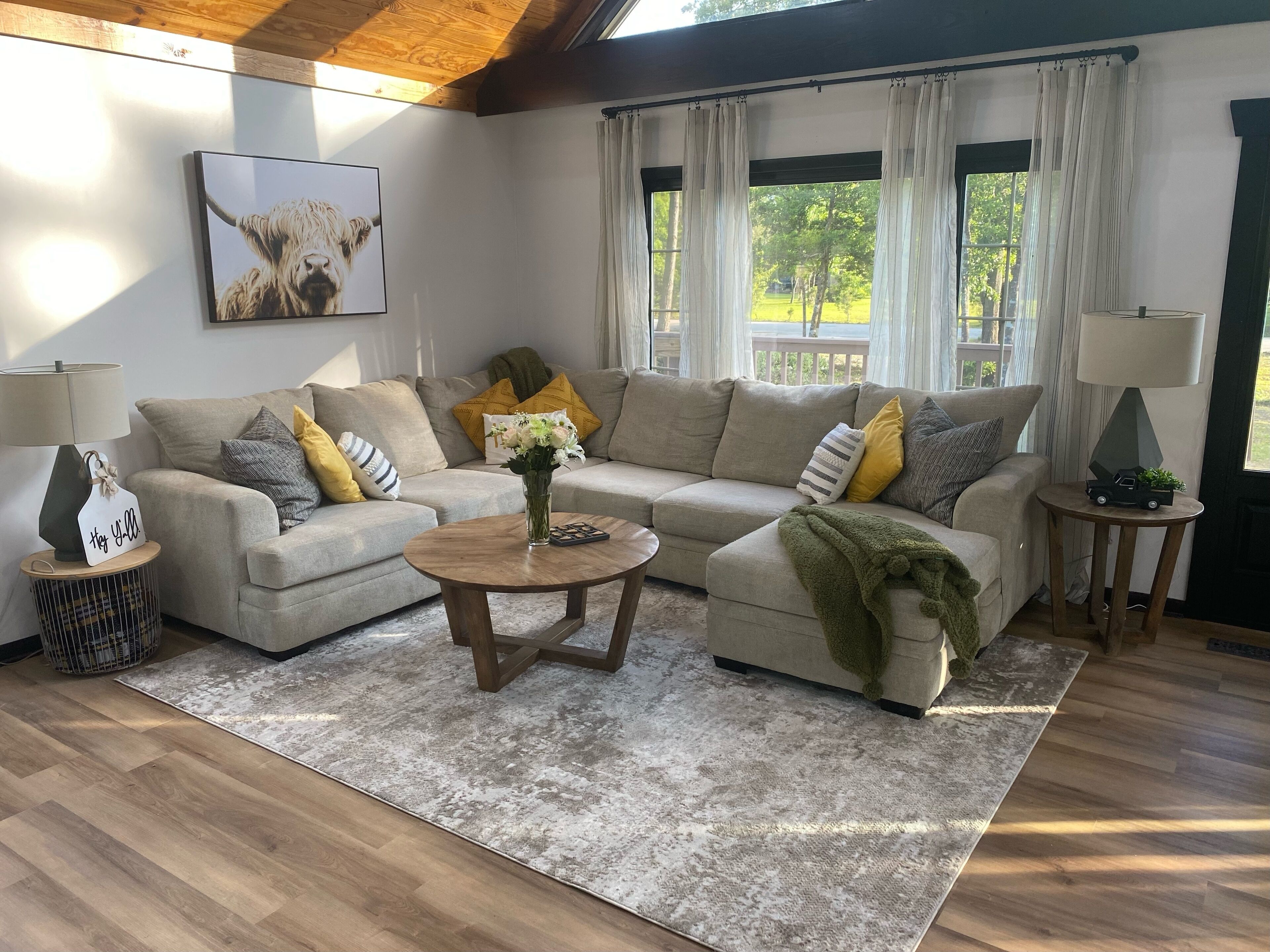 Close to Beaches, Renovated, Self Check-In & Firepit