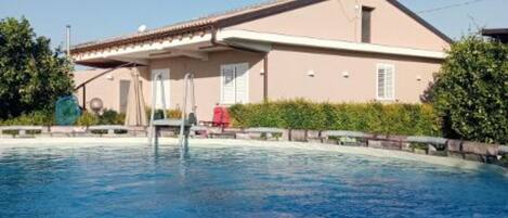Utomhuspool
