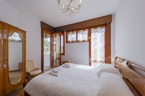 2 chambres, fer et planche Ă repasser, Wi-Fi, draps fournis