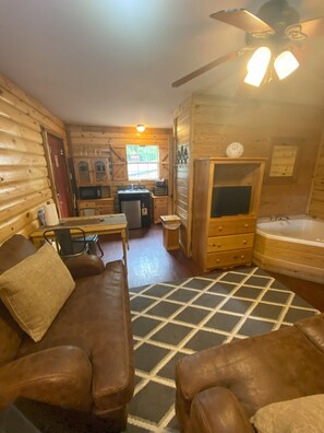 1 bedroom, iron/ironing board, WiFi, bed sheets - Cozy Cabin, Jacuzzi Tub, Kitchenette, Screened in Porch, Mountain Views. (Mena)
