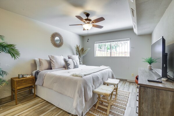 2 bedrooms, desk, iron/ironing board, travel crib