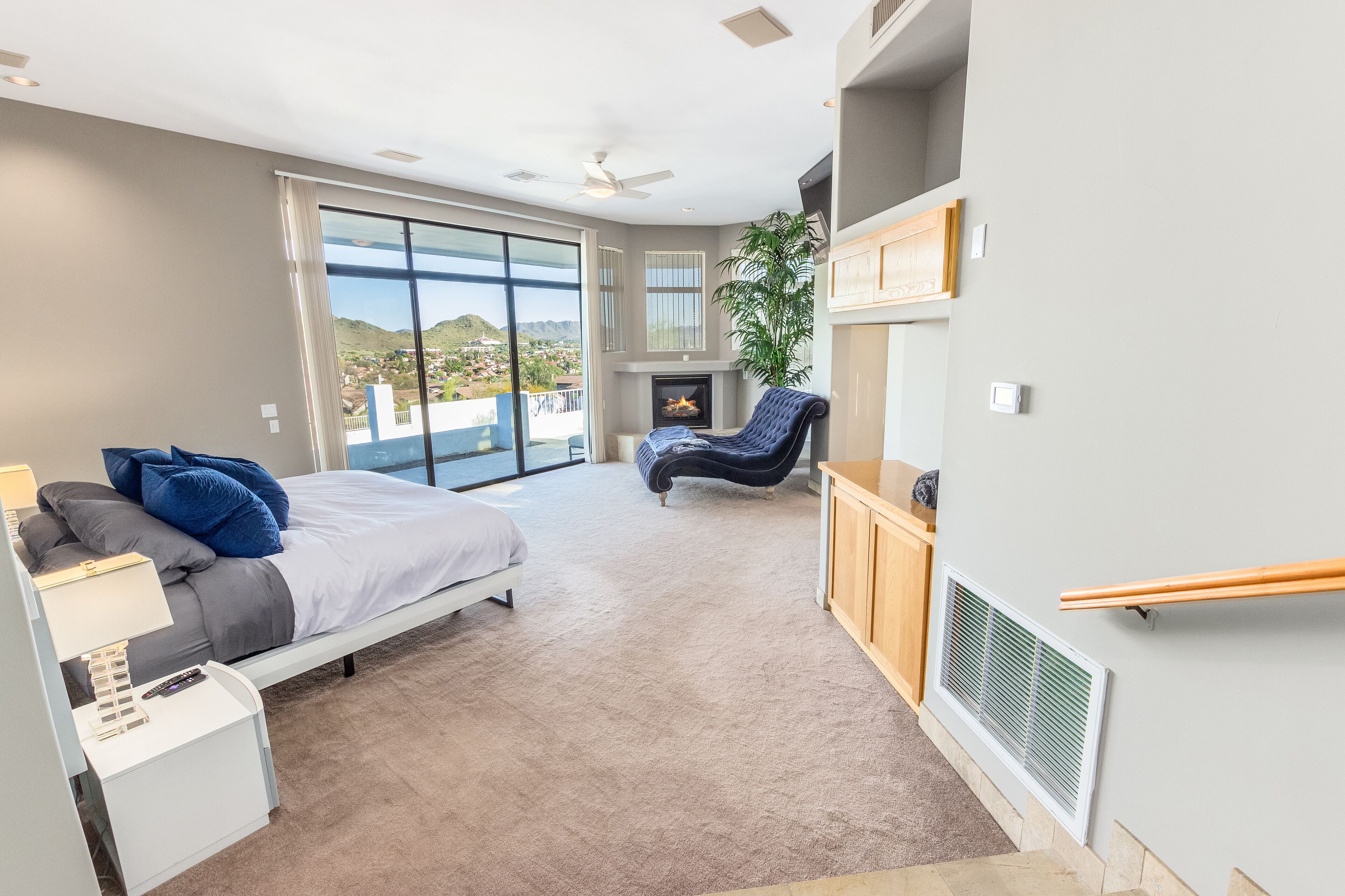 Enjoy a Paradise Escape with Heated Pool, Hot Tub and Breathtaking Views at Lookout Mountain!