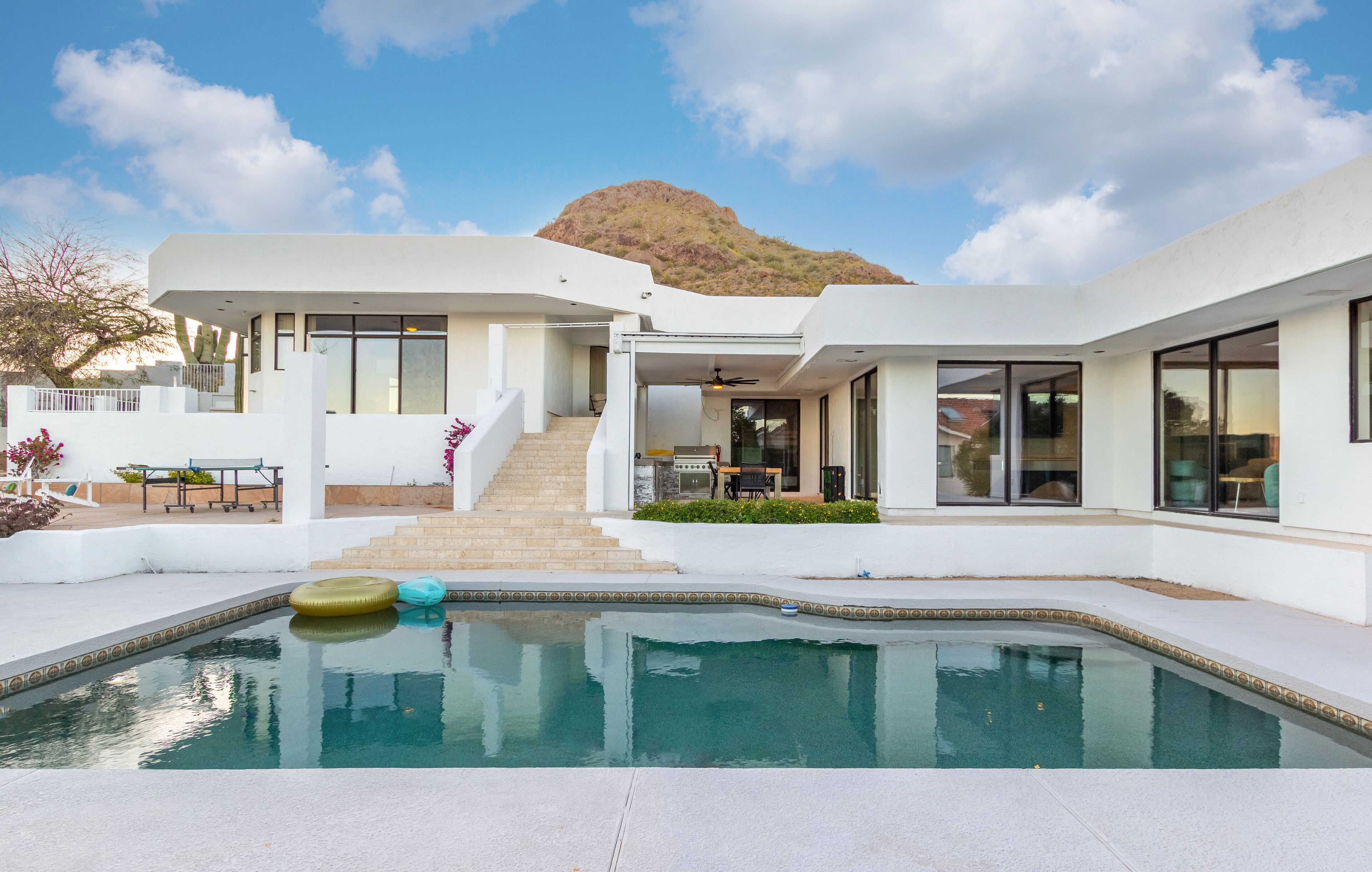 Enjoy a Paradise Escape with Heated Pool, Hot Tub and Breathtaking Views at Lookout Mountain!