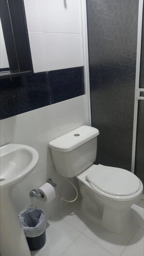 Gemeinsamer Schlafsaal, 1 Schlafzimmer, Raucher, Terrasse | Badezimmerausstattung