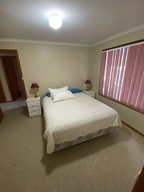 3 habitaciones, tabla de planchar con plancha y wifi gratis