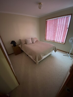 3 habitaciones, tabla de planchar con plancha y wifi gratis 
