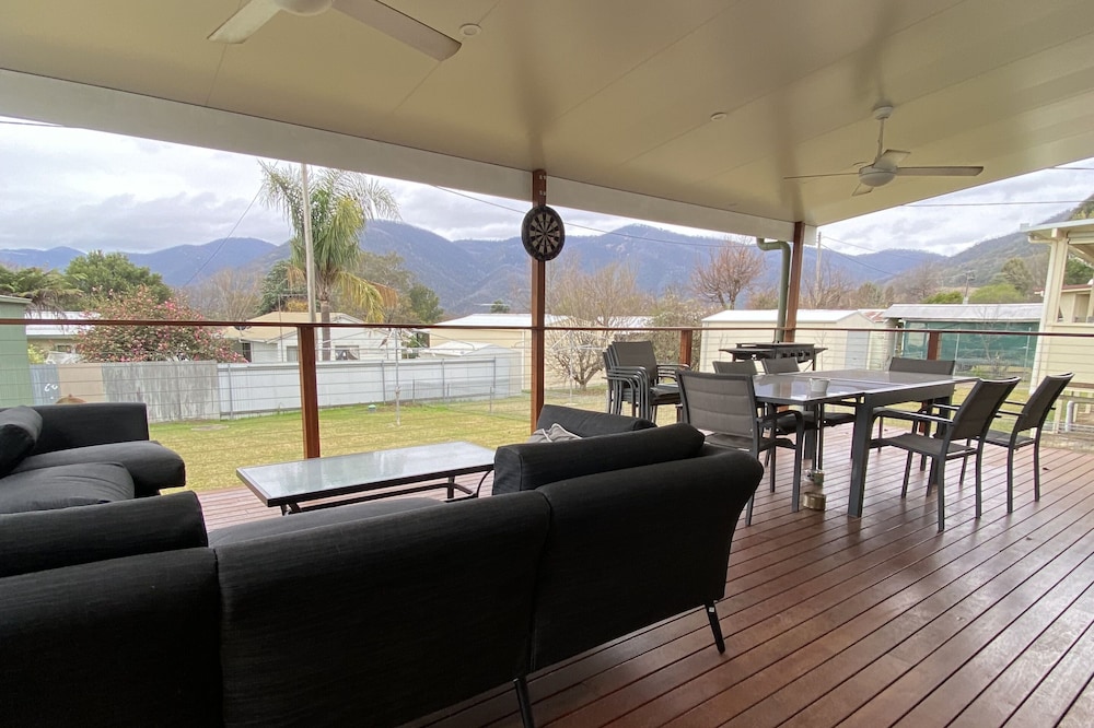 Cozy Mountain Retreat Located in Picturesque Township of Talbingo