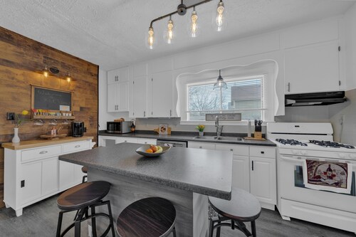 Our Casa is located in the quaint town of Kingsville.  Come enjoy the scenery!