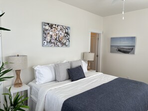2 bedrooms, iron/ironing board, free WiFi, bed sheets - ViBe District Retreat #2 (Virginia Beach)