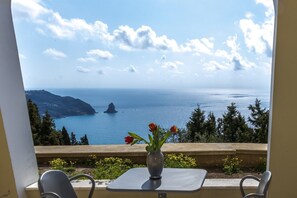 Studio, 1 Bedroom, Balcony, Mountain View | Property grounds