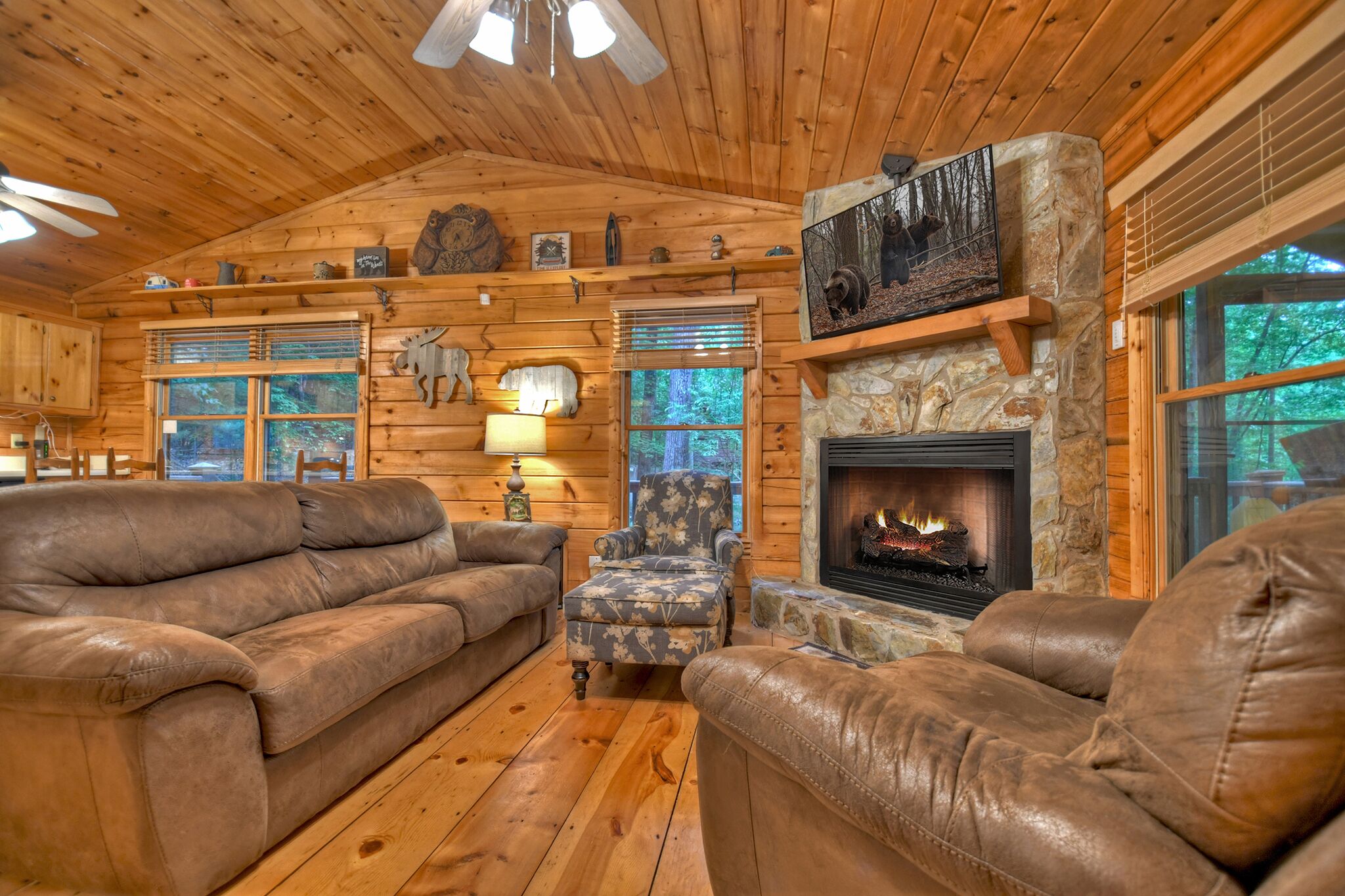 Bear End - Beautiful Modern Cabin with Hot Tub