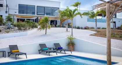 Tiara Apartment - Panoramic View With Beautiful Pool