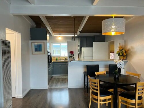 New 2BR Home w Parking Laundry in 580-80