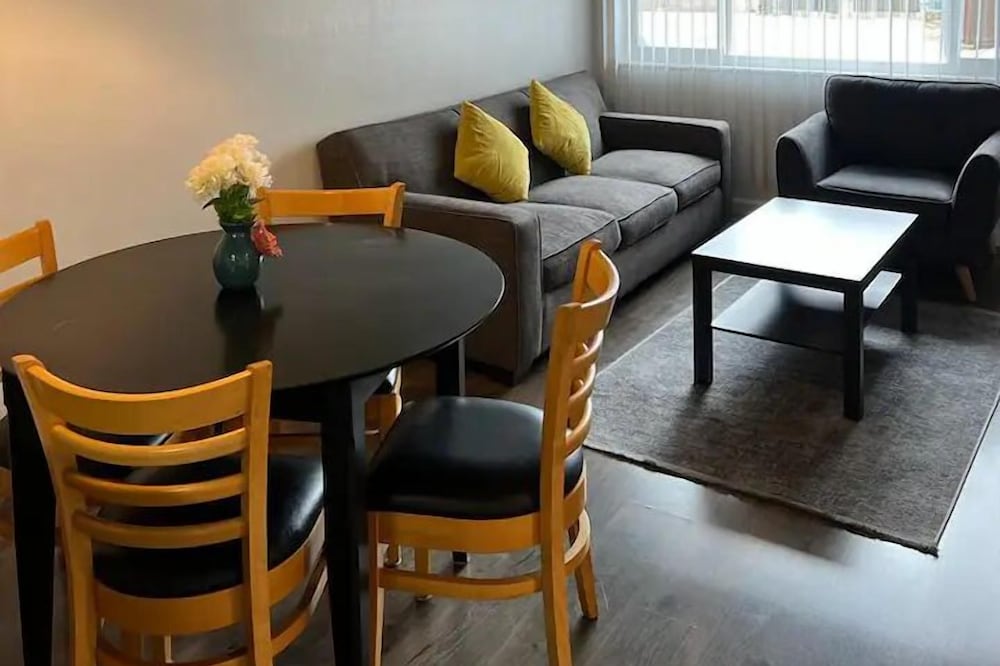 New 2BR Home w Parking Laundry in 580-80